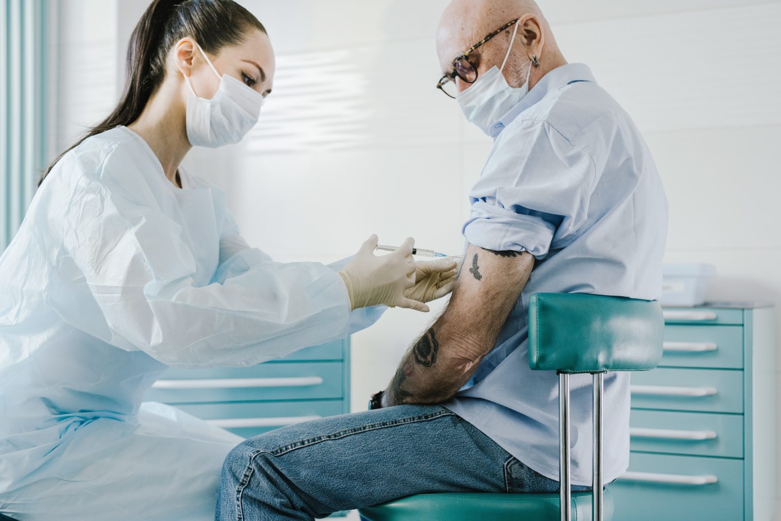 2022 06 27 De relatie tussen sterfte en de COVID injectie scaled