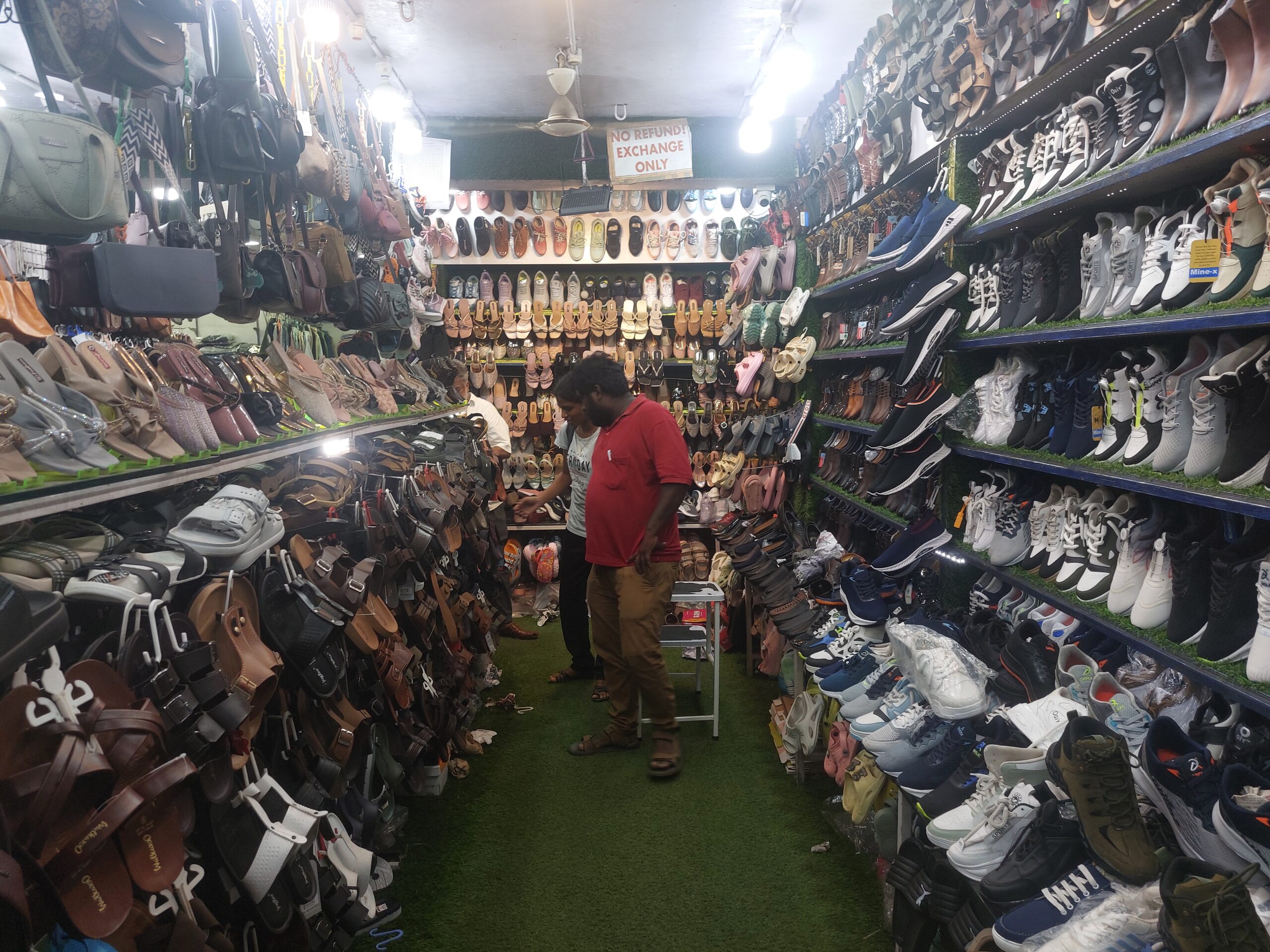 70 plastic schoenen